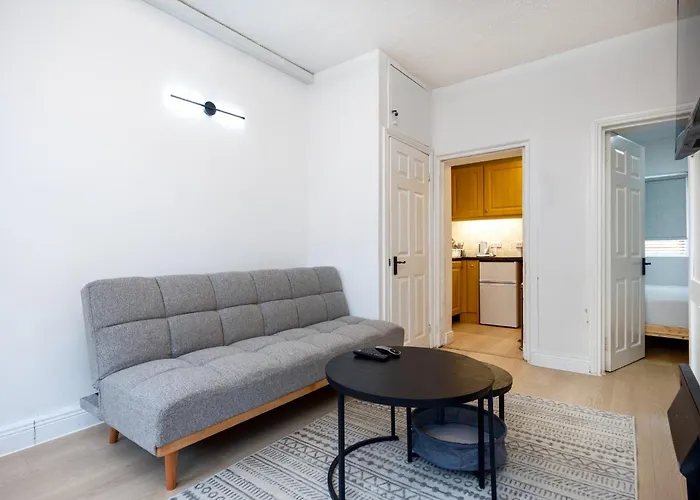 3bed Near Jameson Distillery & Luas Line * Dublin